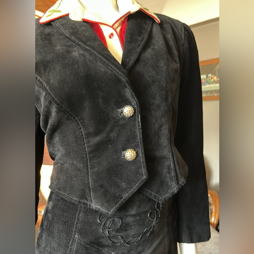 #112 Vintage suede suit - Picture 11 of 16